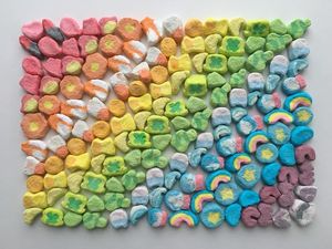 Keren! Seniman Ini Hasilkan Karya Gradasi Warna dari Makanan