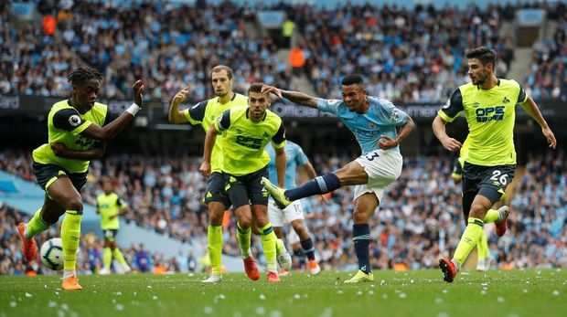 Gabriel Jesus menyumbang satu gol untuk Man City.
