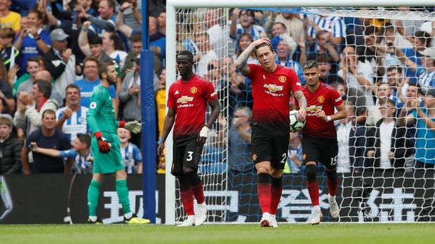 Man United menelan kekalahan kedua di Liga Inggris usai kalah dari Tottenham.