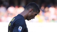 Meski tak bikin gol, Cristiano Ronaldo dipuju Massimiliano Allegri. Ronaldo dinilai sudah bisa beradaptasi dengan baik meski baru saja bergabung (REUTERS/Alberto Lingria)