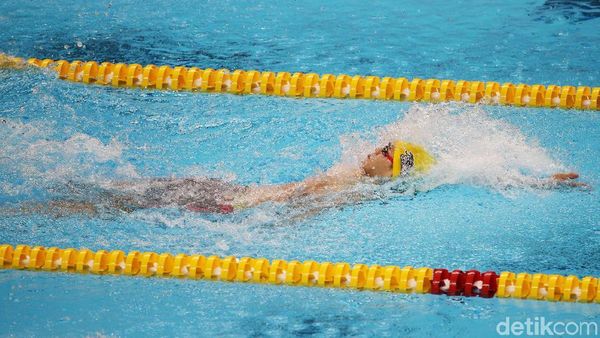 Atlet Renang China Xu Jiau raih Emas di Cabang Renang 100 Meter