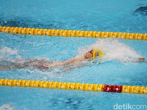 Atlet Renang China Xu Jiau raih Emas di Cabang Renang 100 Meter