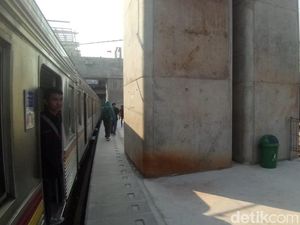 Soal Tiang Beton di Stasiun Manggarai, Kemenhub Akan Perlebar Peron