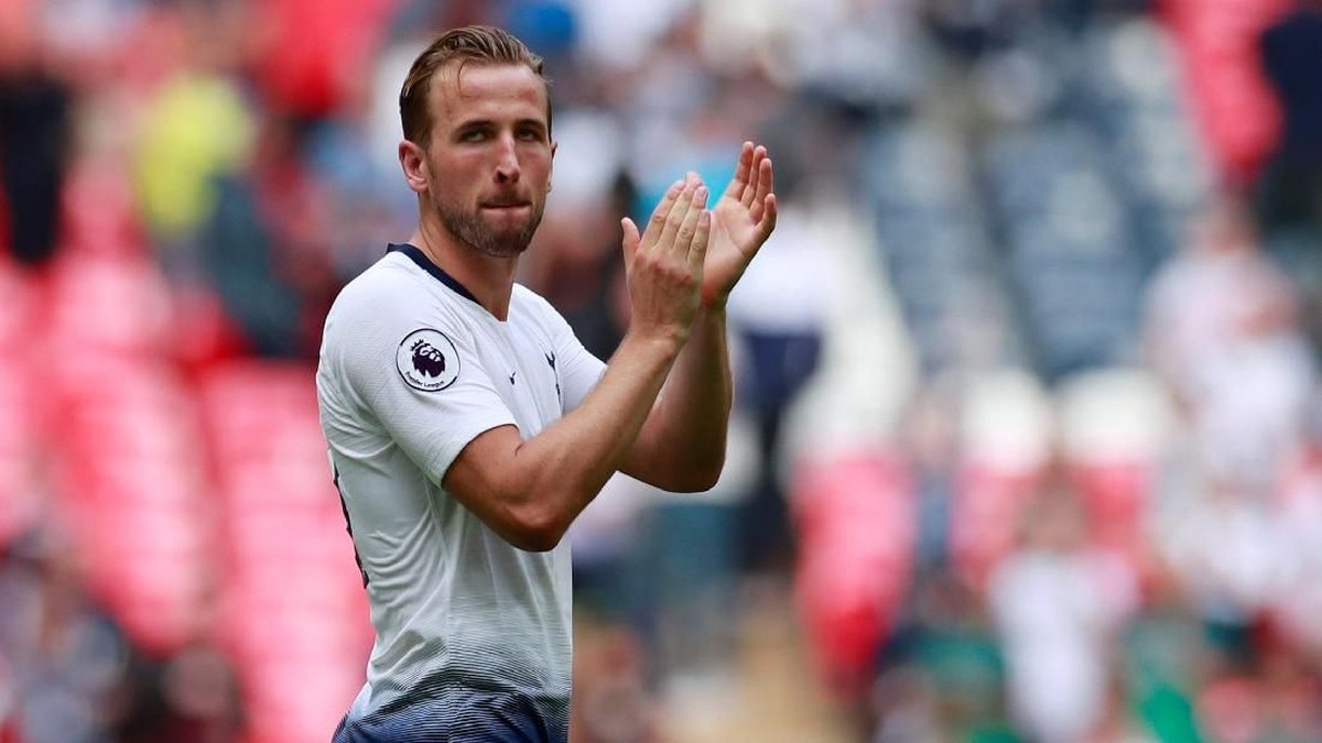 Striker Tottenham Hotspur Harry Kane antusias menyambut hasil undian Liga Champions (Foto: Andrew Couldridge/Action Images via Reuters)