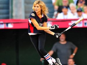 Rahasia Tubuh Bugar Marisa Miller, Model Baju Renang Berusia 40 Tahun