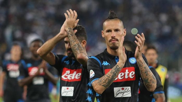 Napoli mengawali Serie A musim 2018/2019 dengan kemenangan tipis. Berikut ini hasil Liga Italia pekan perdana (Paolo Bruno/Getty Images) Napoli mengawali Serie A musim 2018/2019 dengan kemenangan tipis. Berikut ini hasil Liga Italia pekan perdana (Paolo Bruno/Getty Images)