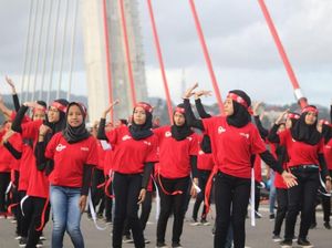 Aksi Flash Mob Merah Putih Jelang Festival Teluk Ambon