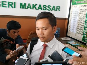 Eks Manajer Keuangan Abu Tours Dilimpahkan ke Jaksa Eks Manajer Keuangan Abu Tours Dilimpahkan ke Jaksa