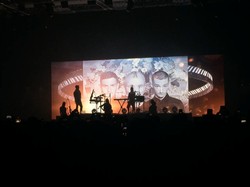 Serunya Konser Clean Bandit di Jakarta