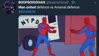 Lini belakang MU sama jeleknya seperti Arsenal musim ini. Setuju? (Foto: Twitter @beamerboy0)