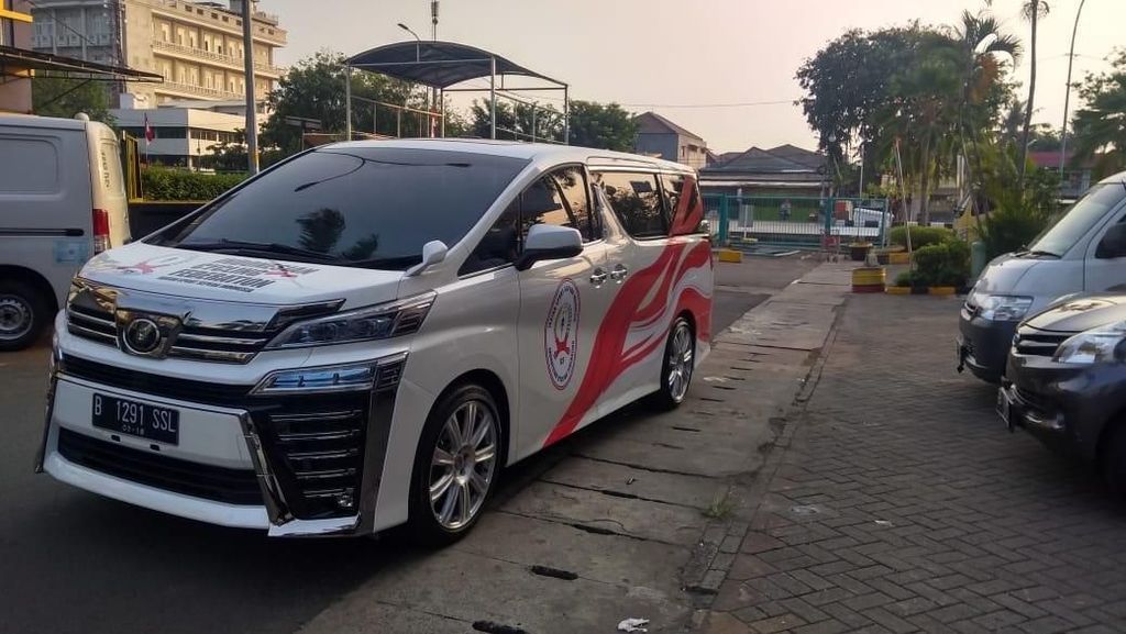 Mobil Mewah Berkelir Merah Putih Ramaikan Asian Games 2018