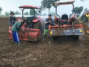 Permudah Pola Tanam, Kementan Bagikan 300 Ribu Mesin Pertanian