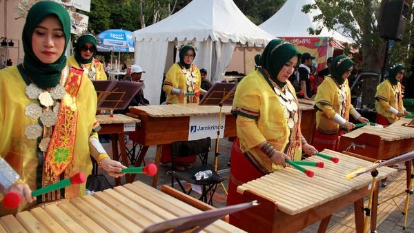 Alat Musik Tradisional Kolintang Sambut Asian Games 2018