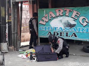 Ini Isi Koper di Warteg Bandung Usai Dicek Tim Jibom Ini Isi Koper di Warteg Bandung Usai Dicek Tim Jibom