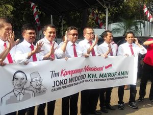 Jokowi sampai Sekjen Koalisi Kompak Bergaya Moge Jokowi sampai Sekjen Koalisi Kompak Bergaya Moge