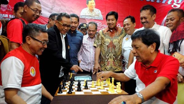 Ketika Aktivis Ikut Tanding Catur