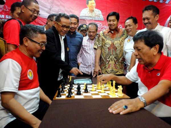 Ketika Aktivis Ikut Tanding Catur
