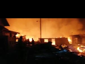 Ini Sebab Pulau Bungin Terbakar Pasca Gempa Lombok 7 SR Ini Sebab Pulau Bungin Terbakar Pasca Gempa Lombok 7 SR