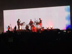 Tak Diberi Napas! Clean Bandit Sukses Hentak Jakarta Meski Tanpa Vokalis Tak Diberi Napas! Clean Bandit Sukses Hentak Jakarta Meski Tanpa Vokalis
