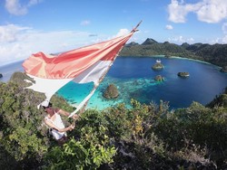 Kibarkan Bendera Robek, Nadine dan Anya Geraldine Terancam Sanksi
