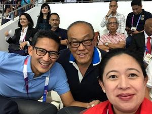 Momen Puan-Sandiaga-Ical Wefie di Stadion Akuatik GBK Momen Puan-Sandiaga-Ical Wefie di Stadion Akuatik GBK