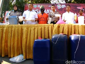 Ini Kronologi Penangkapan Penjual Miras yang Renggut 3 Nyawa Ini Kronologi Penangkapan Penjual Miras yang Renggut 3 Nyawa