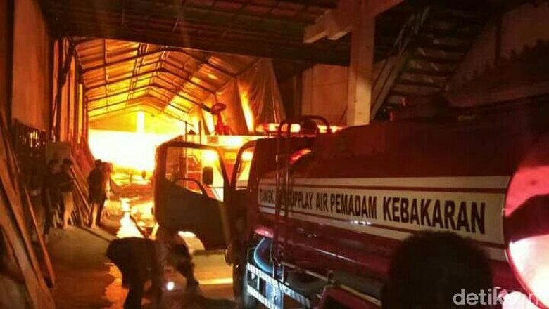 Gudang Mebel di Jepara Ludes Terbakar