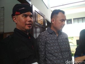 Dikepung, Ahmad Dhani Serang Massa Tolak #2019GantiPresiden Dikepung, Ahmad Dhani Serang Massa Tolak #2019GantiPresiden
