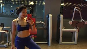 Bugar dan Seksi, Begini Gaya Istri Pesepak Bola Beto Goncalves Saat Olahraga