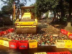 Pemkot Depok Musnahkan 10.108 Botol Miras