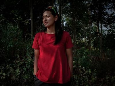 Foto Aksi Sepeda Atlet Cantik Peraih Emas Tiara Andini