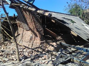 10 Orang Tewas Akibat Gempa 6,9 SR di NTB