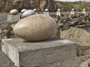 Telur-telur Raksasa, Penghormatan untuk Burung Islandia Telur-telur Raksasa, Penghormatan untuk Burung Islandia