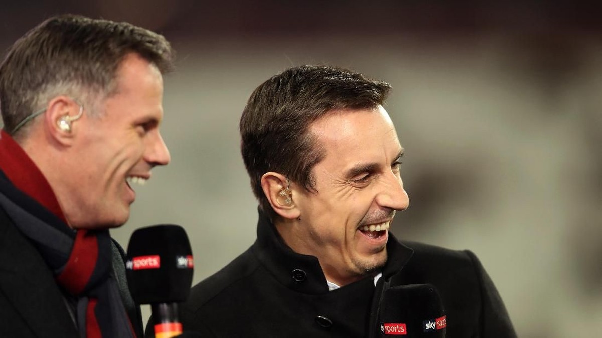 Jamie Carragher dan Gary Neville. (Foto: Julian Finney/Getty Images)