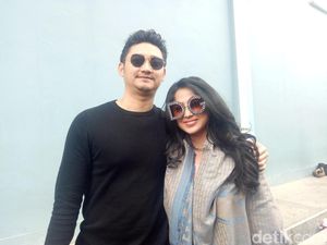 Dewi Persik Sebut Meldi Kegeeran Diperhatikan Angga Dewi Persik Sebut Meldi Kegeeran Diperhatikan Angga