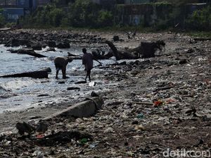 Strategi Susi Berantas Sampah Plastik di Laut