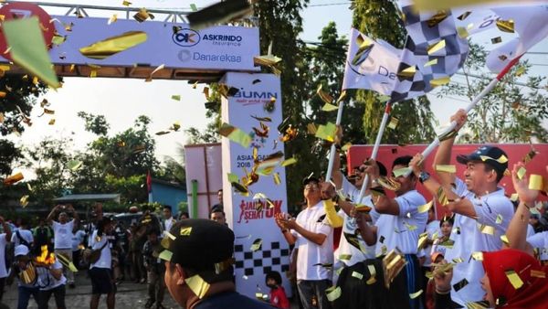 Askrindo dan Danareksa Gelar Jalan Sehat di Kuala Kapuas