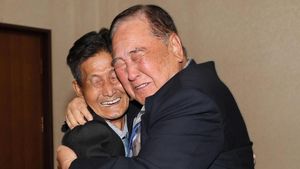 Momen Haru Reuni Keluarga Korut-Korsel Usai 65 Tahun Berpisah