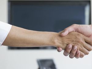 Hadits Tolong Menolong, Perintahkan Muslim untuk Saling Membantu Hadits Tolong Menolong, Perintahkan Muslim untuk Saling Membantu