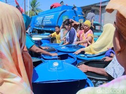 Kekeringan Landa Maros Sulsel, Warga Berebut Air Bersih