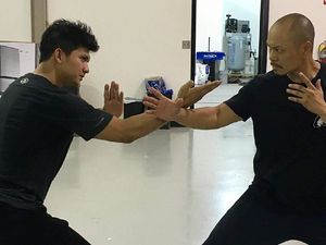 Mile 22 Jadi Ruang Aktor Indonesia Tampil Lebih Besar di Film Hollywood