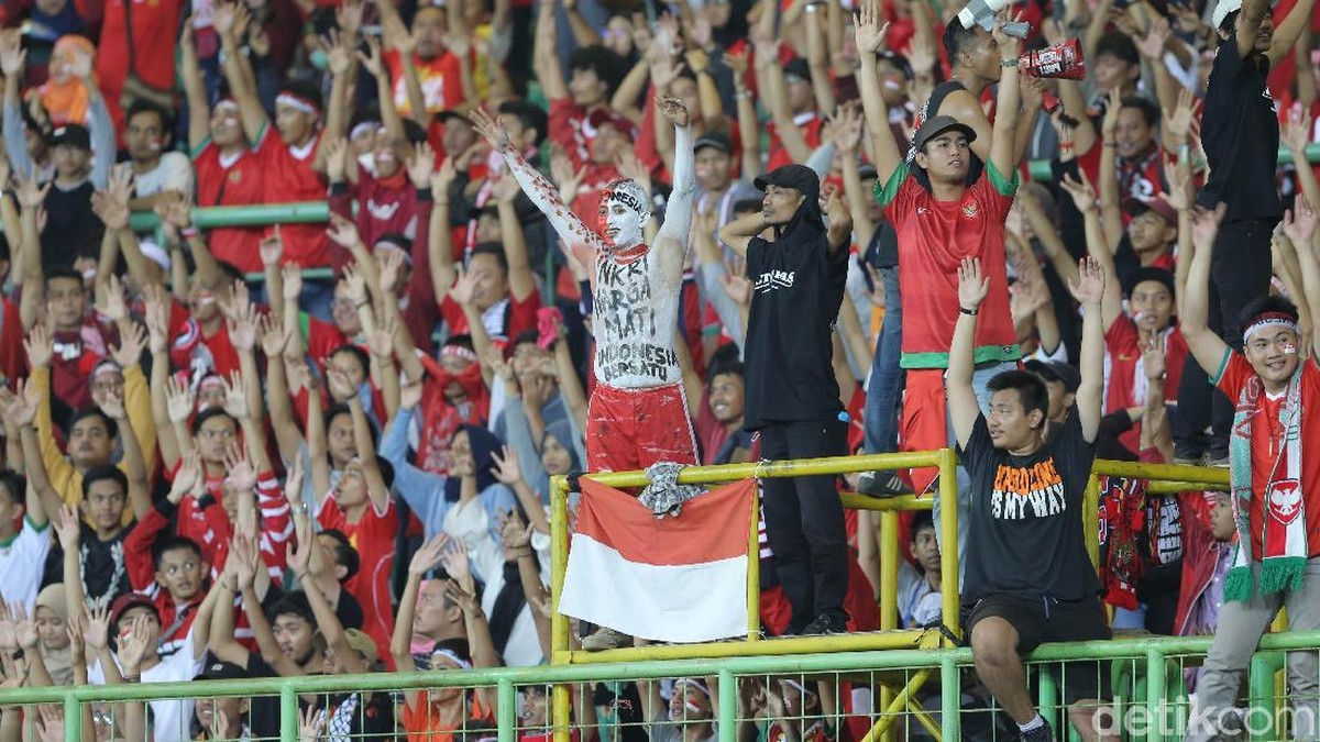 Ilustrasi suporter Indonesia (Agung Pambudhy/detikSport)