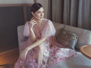 Video Call Bareng Sutopo, Raisa: Bapak Lucu Banget!