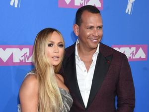 Siap Dipinang Alex Rodriguez, J.Lo Tak Akui 2 Pernikahan Sebelumnya