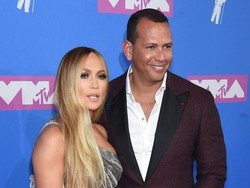 Siap Dipinang Alex Rodriguez, J.Lo Tak Akui 2 Pernikahan Sebelumnya