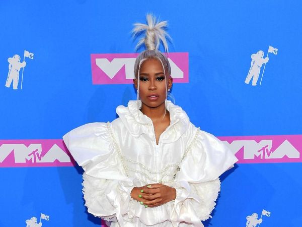 8 Selebriti Berbusana Terburuk di Karpet Merah MTV VMAs 2018
