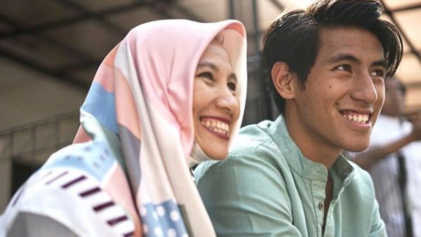 Potret Kedekatan Hanif Syahbandi dengan Ibundanya