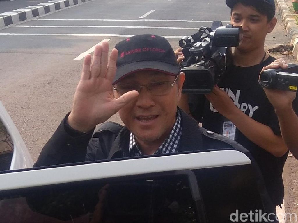 Anggota DPR F-PAN Sukiman Ditanya KPK soal Penggeledahan Anggota DPR F-PAN Sukiman Ditanya KPK soal Penggeledahan