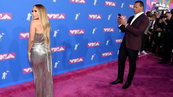 10 Wanita Cantik Pemilik Bokong Paling Sempurna dan Ideal