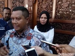 Berkas Penyidikan Lengkap, Bupati Mojokerto Siap Disidang Berkas Penyidikan Lengkap, Bupati Mojokerto Siap Disidang